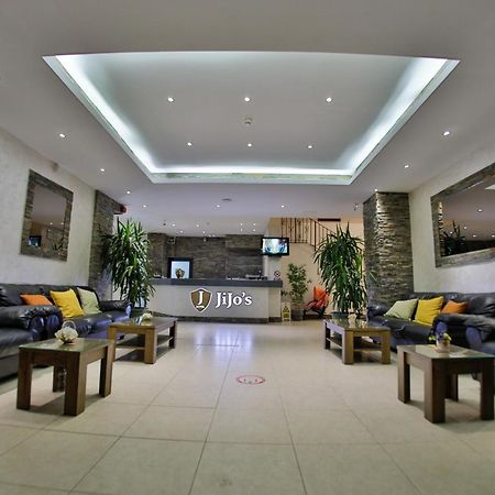 Jijo'S Hotel Мамая Екстериор снимка