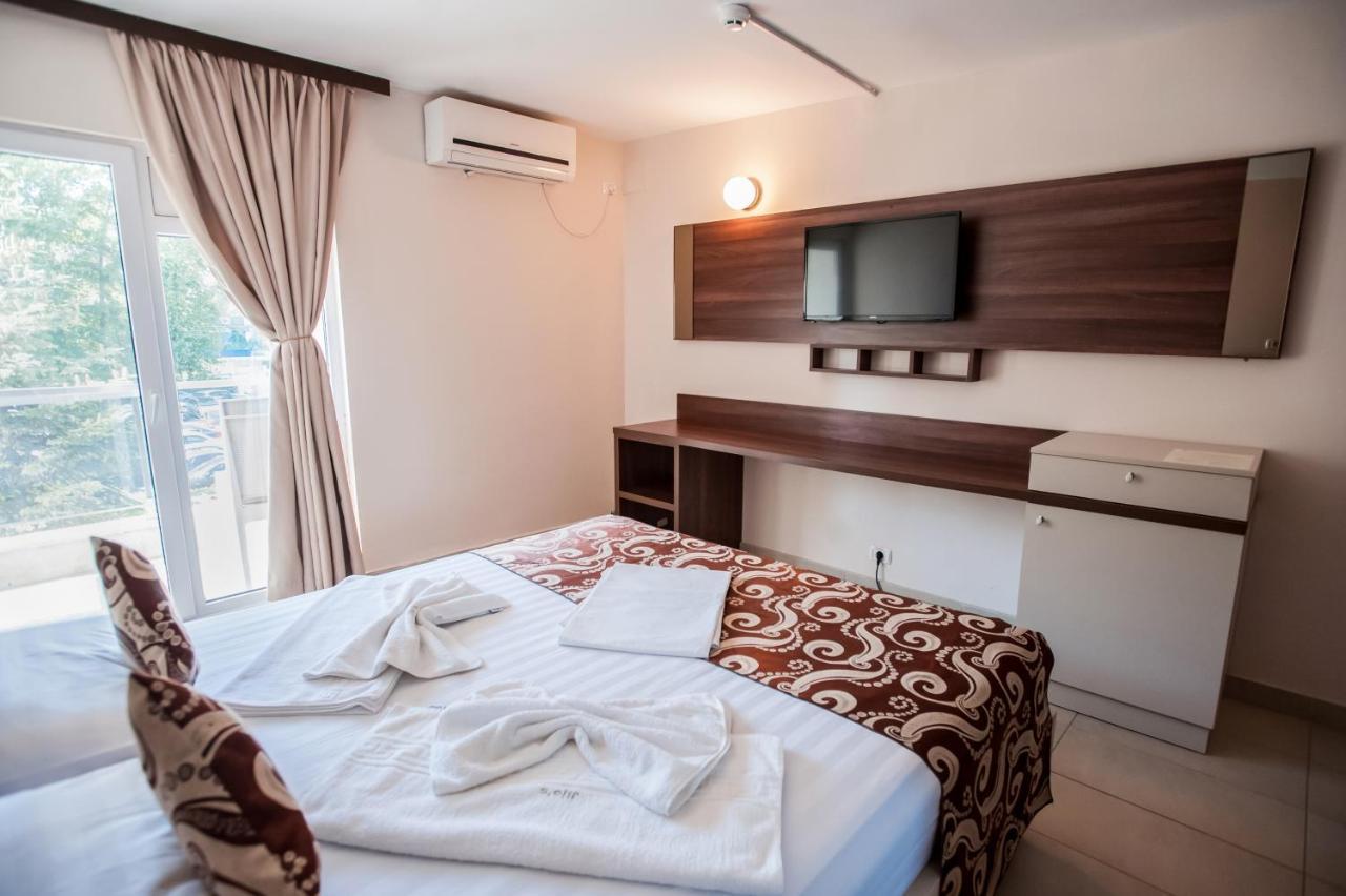 Jijo'S Hotel Мамая Екстериор снимка