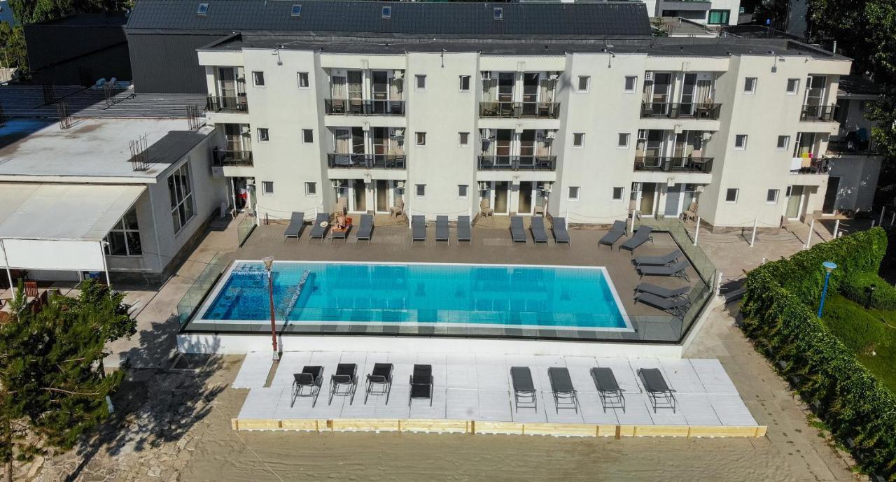 Jijo'S Hotel Мамая Екстериор снимка
