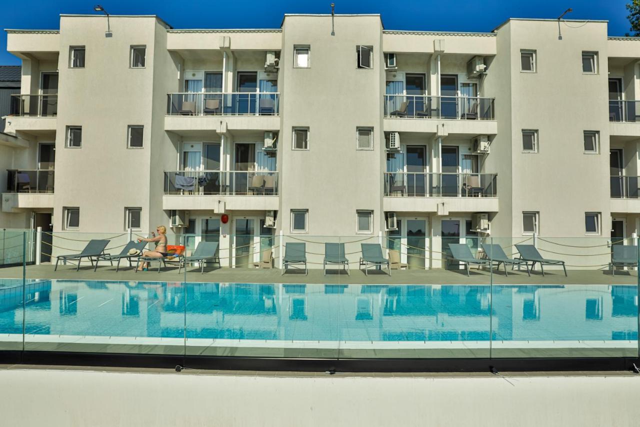 Jijo'S Hotel Мамая Екстериор снимка