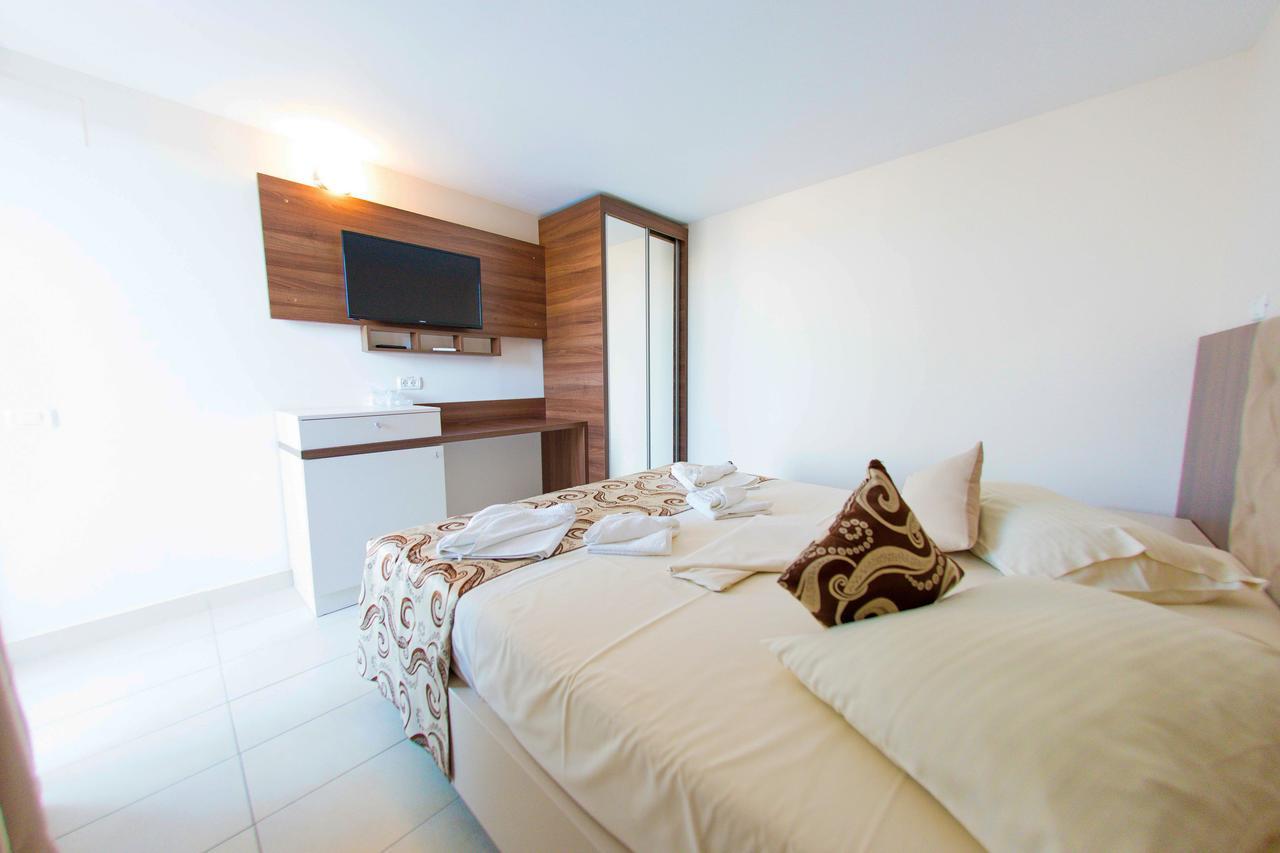 Jijo'S Hotel Мамая Екстериор снимка