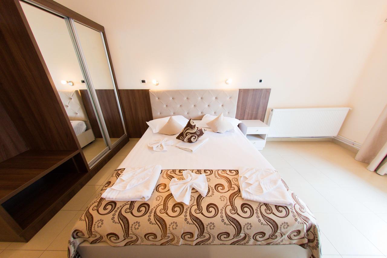 Jijo'S Hotel Мамая Екстериор снимка