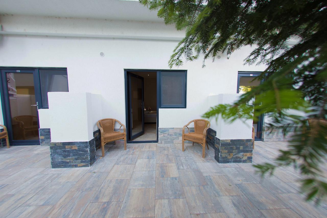 Jijo'S Hotel Мамая Екстериор снимка