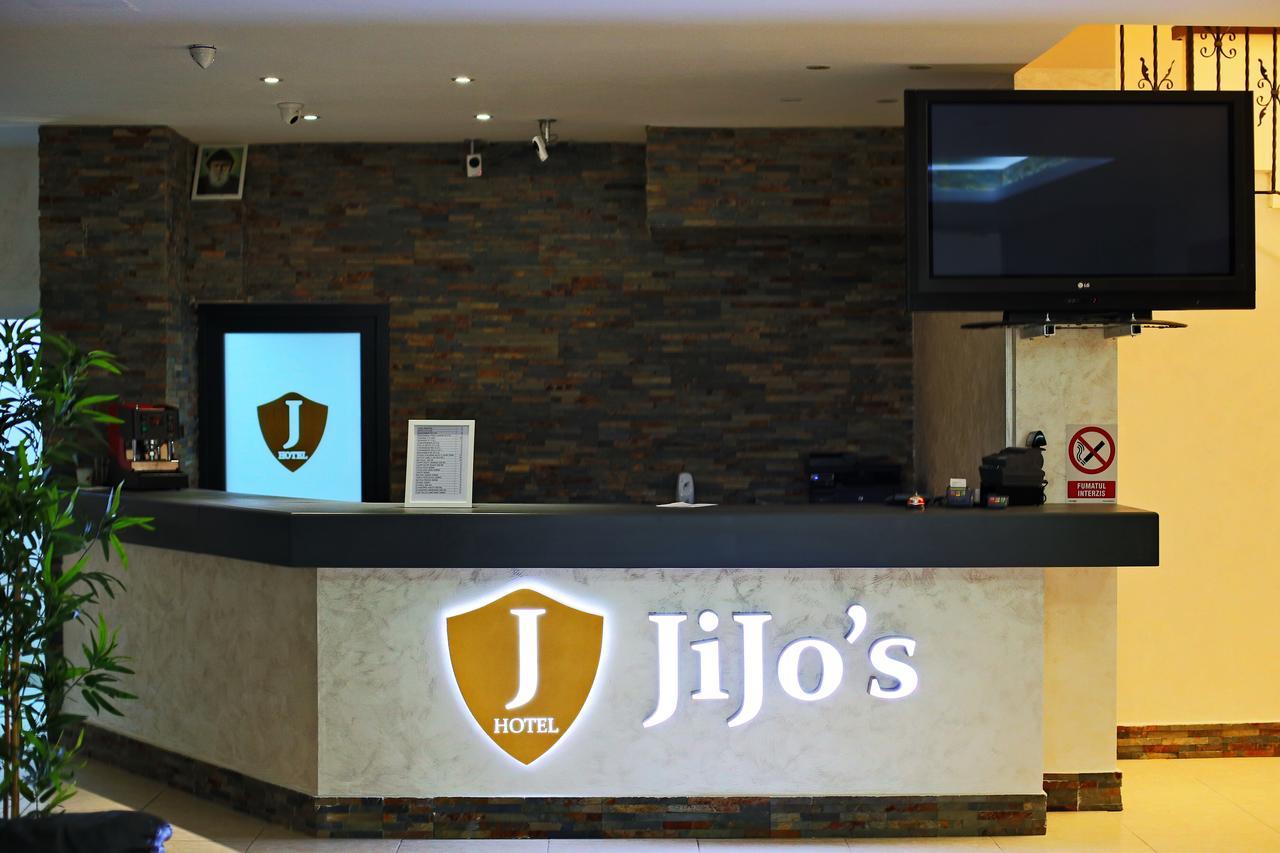 Jijo'S Hotel Мамая Екстериор снимка