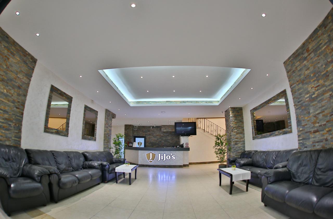 Jijo'S Hotel Мамая Екстериор снимка