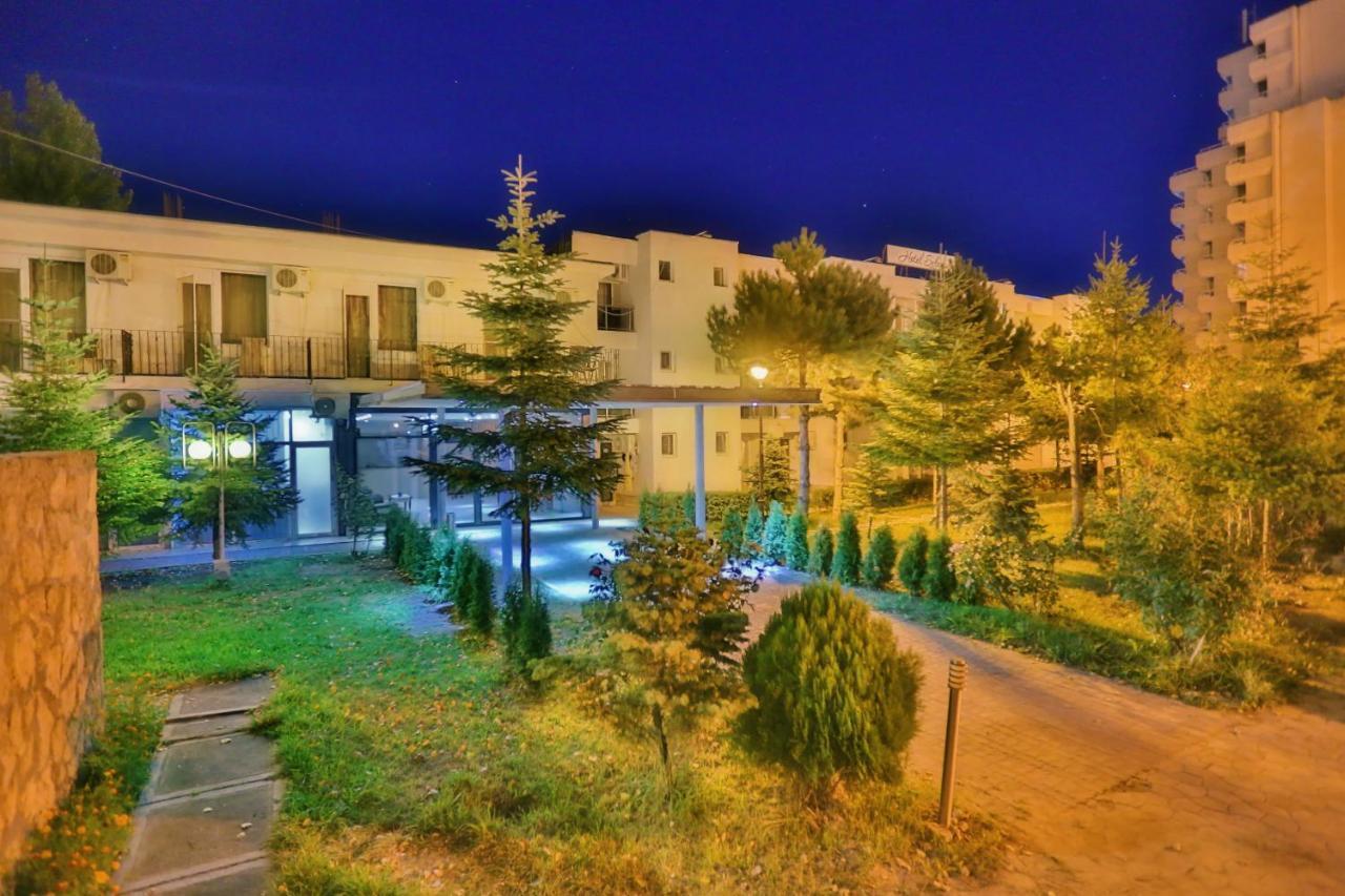 Jijo'S Hotel Мамая Екстериор снимка