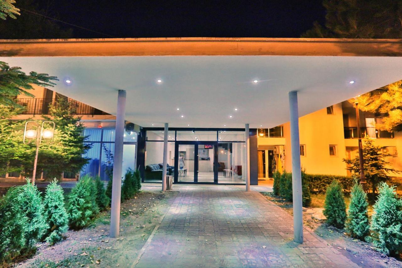 Jijo'S Hotel Мамая Екстериор снимка